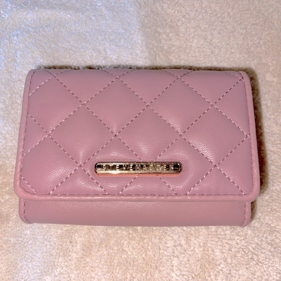 Steve Madden Handbags - ✨HOST PICK✨ STEVE MADDEN” BRAND NEW BLUSH WITH GOLD ACCENT WALLET THAT SNAPS.